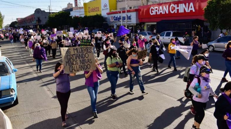 Marchan mujeres por sus derechos